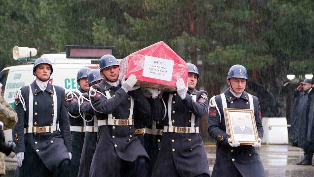 Şehit karakol komutanı törenle memleketine uğurlandı