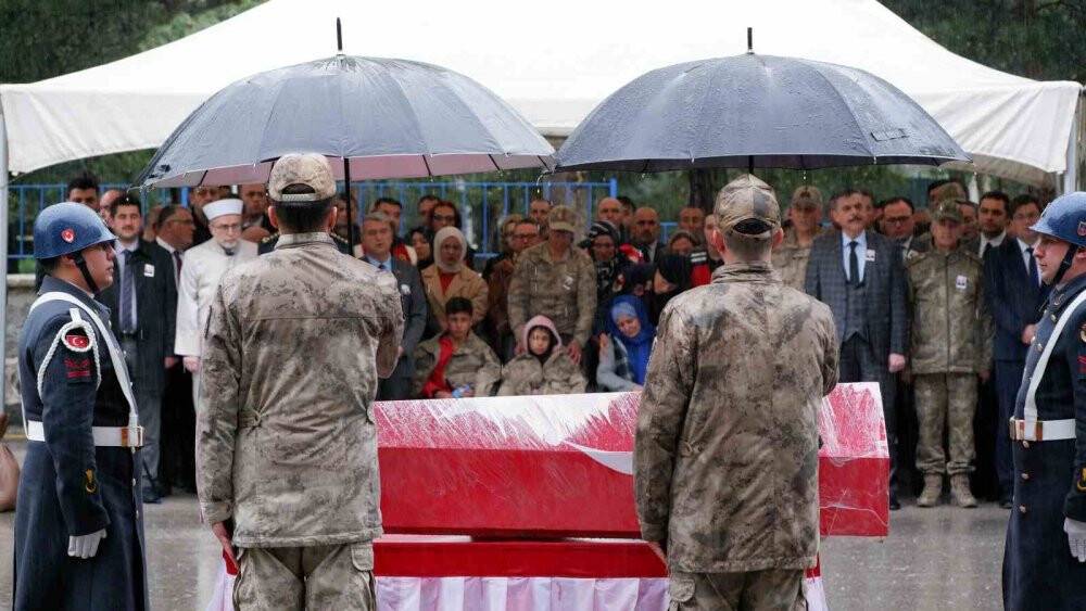 Şehit karakol komutanı törenle memleketine uğurlandı