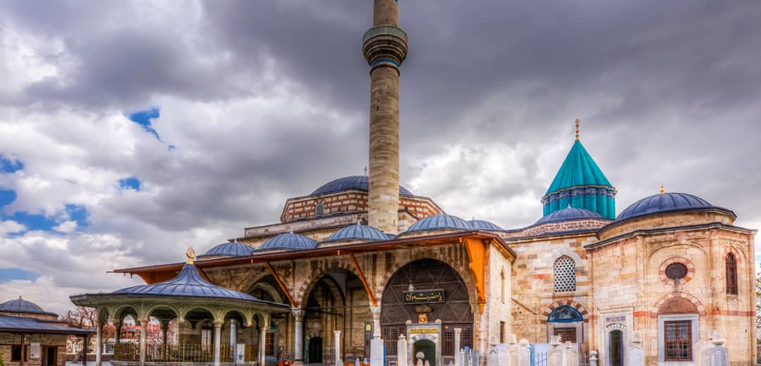 mevlana-tomb-and-mosque-in-konya-turkey-1039995058.jpg