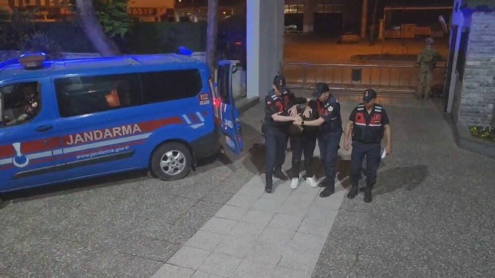 Taksiciyi 20 yerinden bıçaklayıp gasp eden saldırgan yakalandı