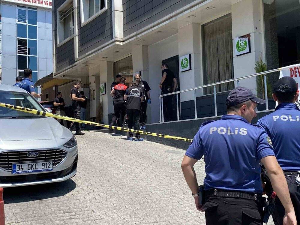 Küçükçekmece’de otele el bombası atan saldırgan vuruldu!