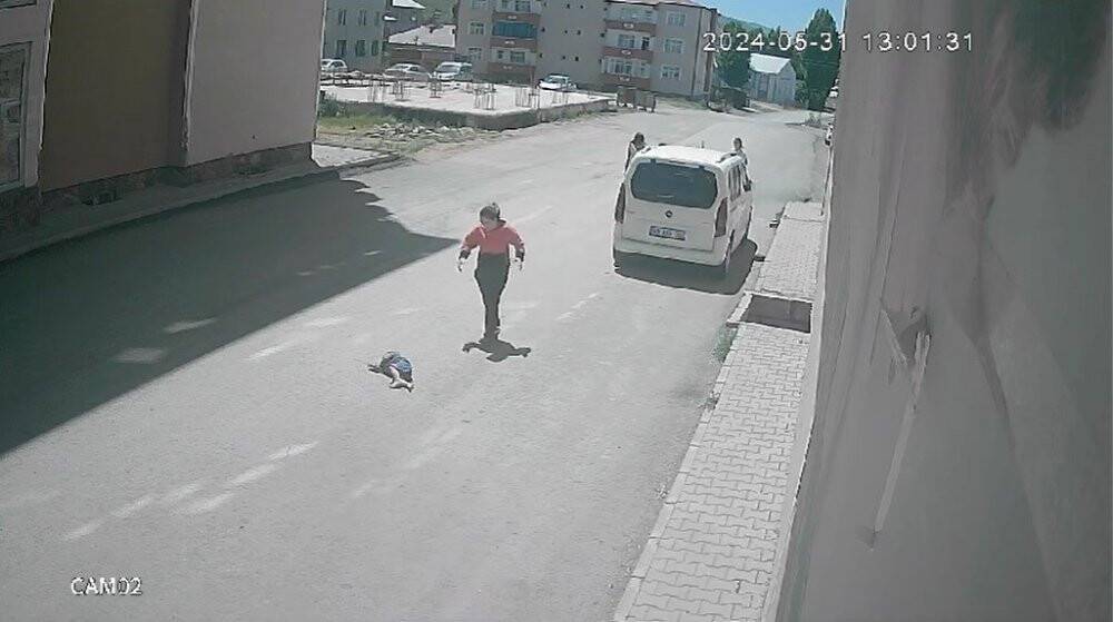 Muş’ta 7. kattan düşen 2 yaşındaki çocuk hayatını kaybetti