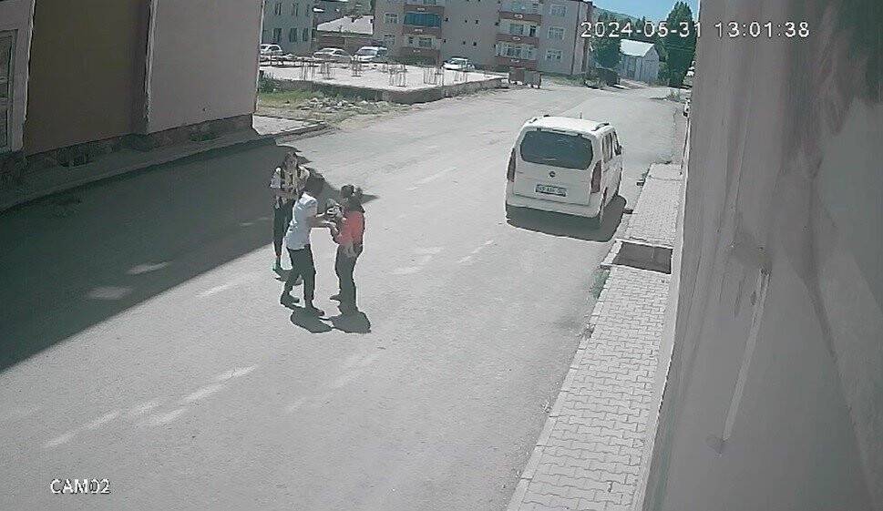 Muş’ta 7. kattan düşen 2 yaşındaki çocuk hayatını kaybetti