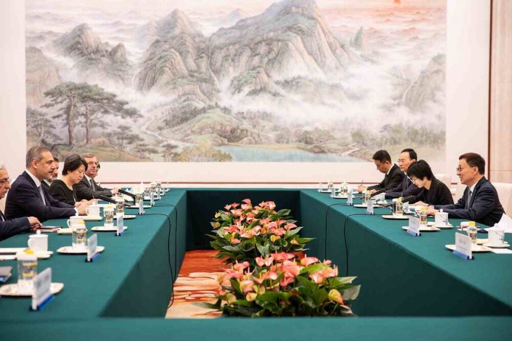 Dışişleri Bakanı Fidan, Çin Komünist Partisi (ÇKP) Merkez Komitesi Politbüro Üyesi Han Zheng ile görüştü