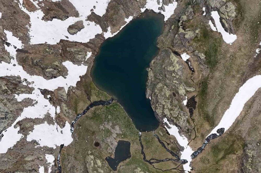 Artabel Gölleri’nde baharın renk cümbüşü başladı