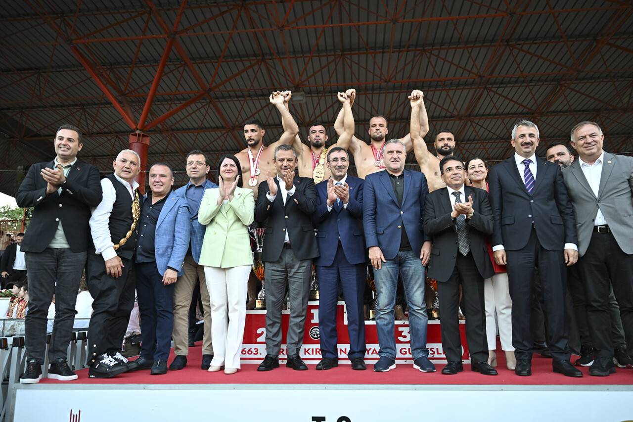 aa-20240707-35084497-35084495-663-tarihi-kirkpinar-yagli-gureslerinde-baspehlivanligi-yusuf-can-zeybek-kazandi.jpg