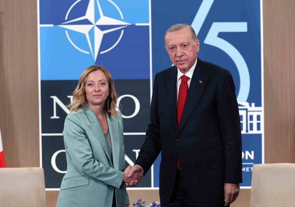 İtalya Başbakanı Meloni'nin Cumhurbaşkanı Erdoğan'a bakışları sosyal medyada gündem oldu