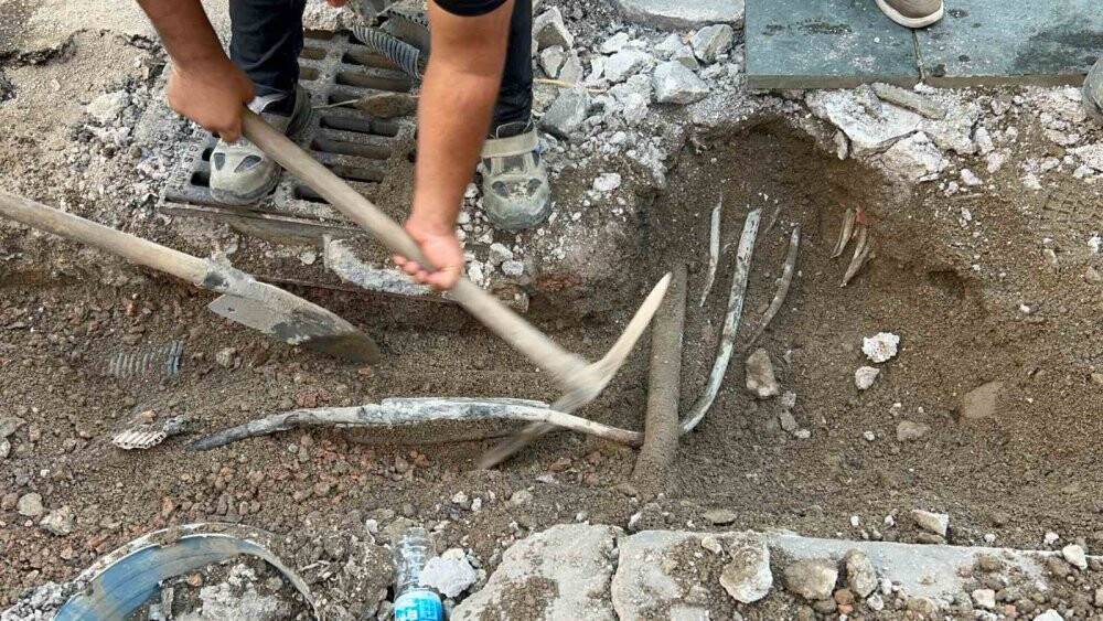 İzmir’de kablolar 50 santim aşağı alınıyor