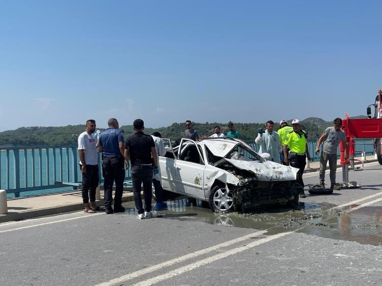 Adana’da 4 kişilik ailenin yok olduğu kaza kamerada