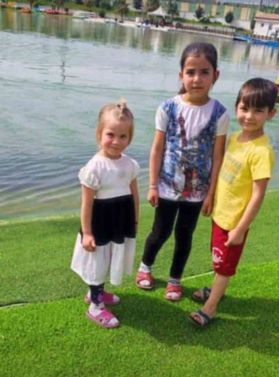 Şanlıurfa'da katliam gibi kazada hayatını kaybeden 5 çocuk yan yana toprağa verildi