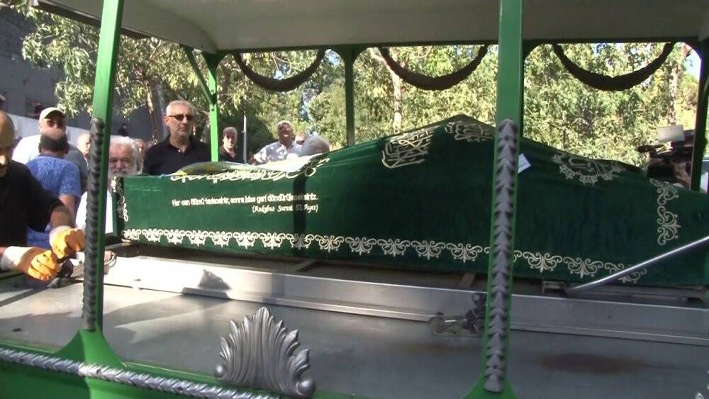 Hababam Sınıfı'nın efsane oyuncusu son yolculuğuna uğurlandı