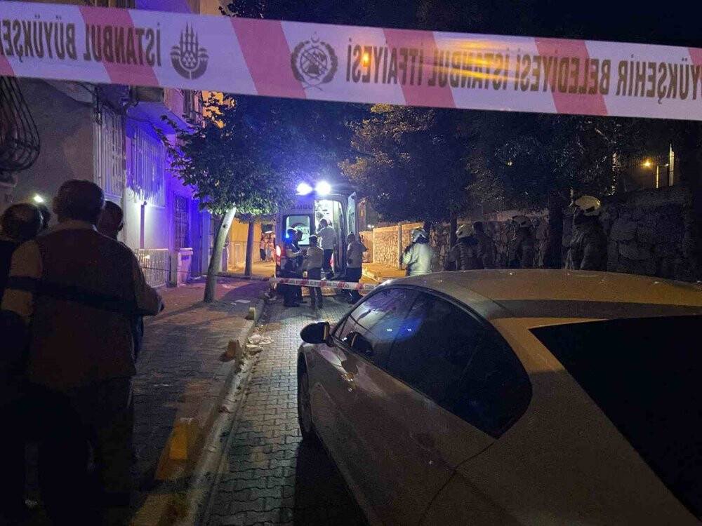 Fatih’te binada çökme: 4. kattaki genç kız alt kata düştü