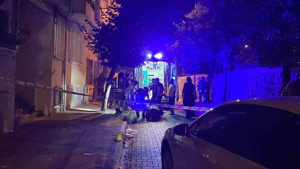 Fatih’te binada çökme: 4. kattaki genç kız alt kata düştü