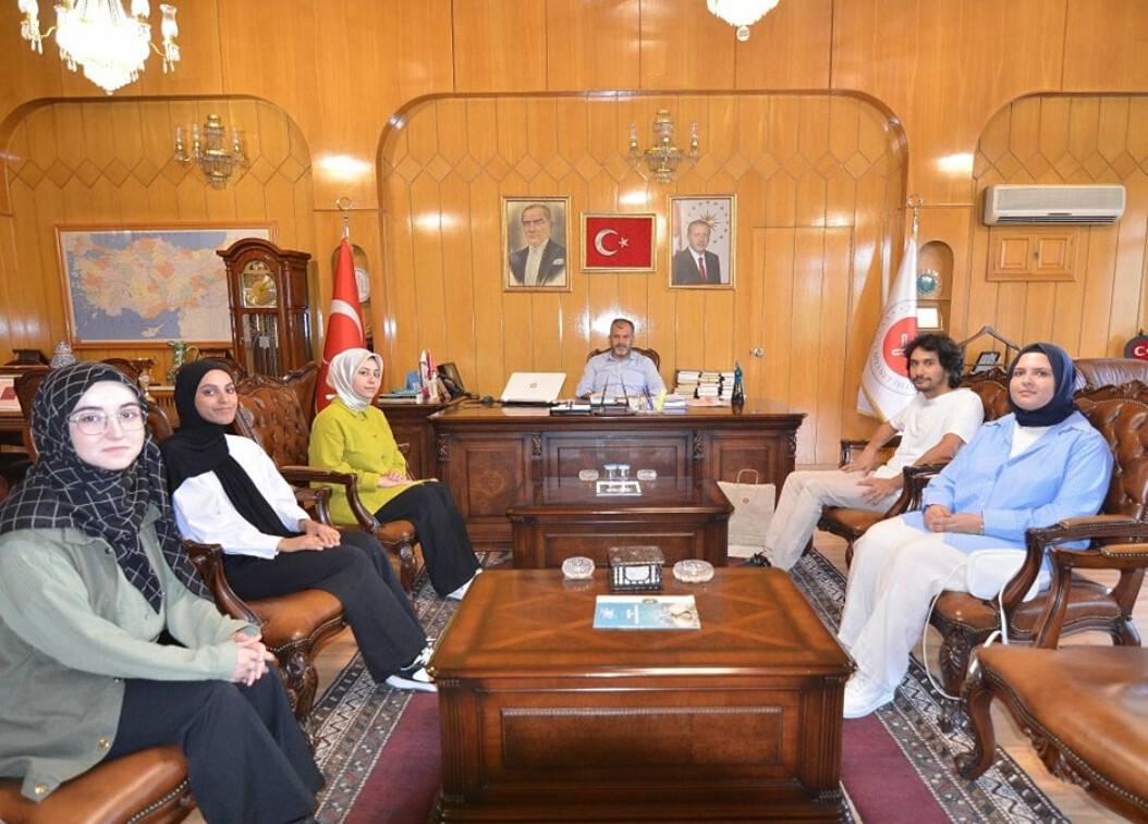 kirmizi-yelekliler.jpg