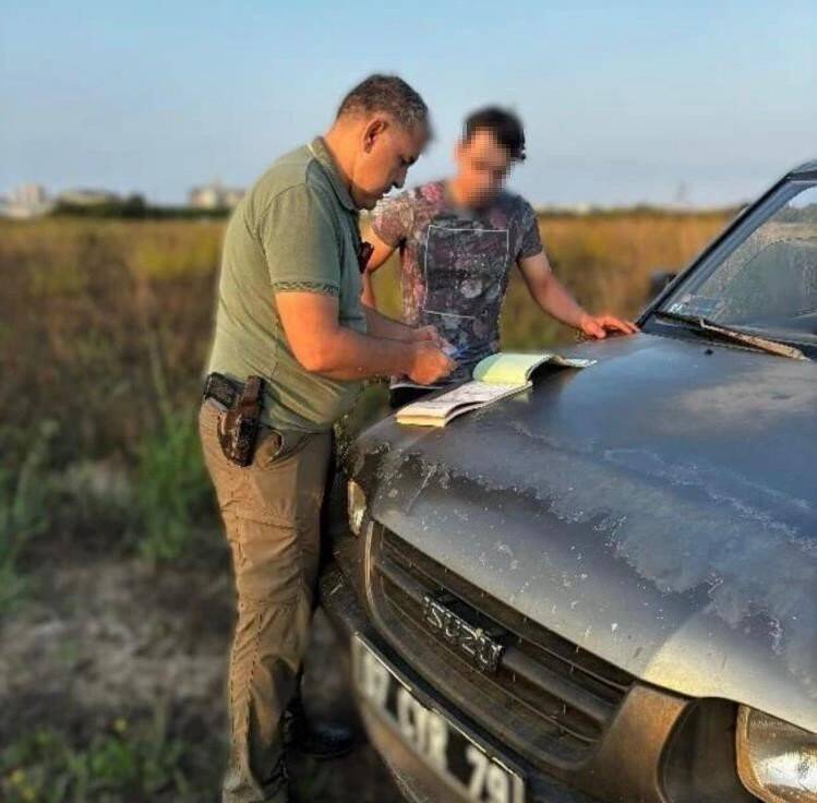 8 saka kuşunu izinsiz yakalayan kaçak avcıya 45 bin lira tazminat cezası