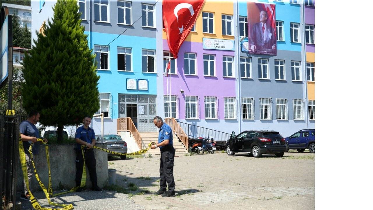 aa-20240902-35544316-35544313-orduda-ogretmenin-okul-bahcesinde-araciyla-carptigi-7-yasindaki-ogrenci-oldu.jpg