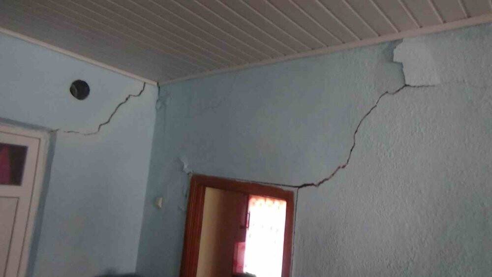 Konya’da obruk riskine karşı ev boşaltıldı