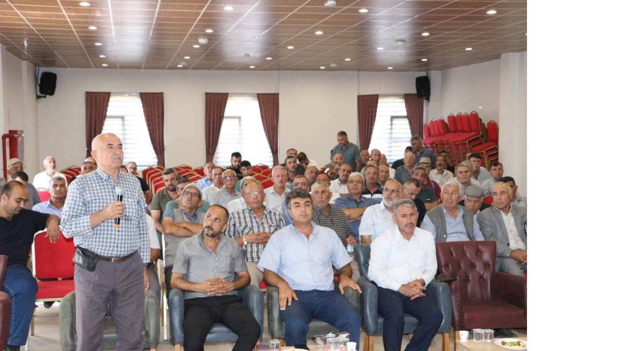 aa-20240903-35552451-35552448-yunakta-ciftciler-tarsime-sikayetlerini-dile-getirmek-icin-toplanti-duzenlendi.jpg