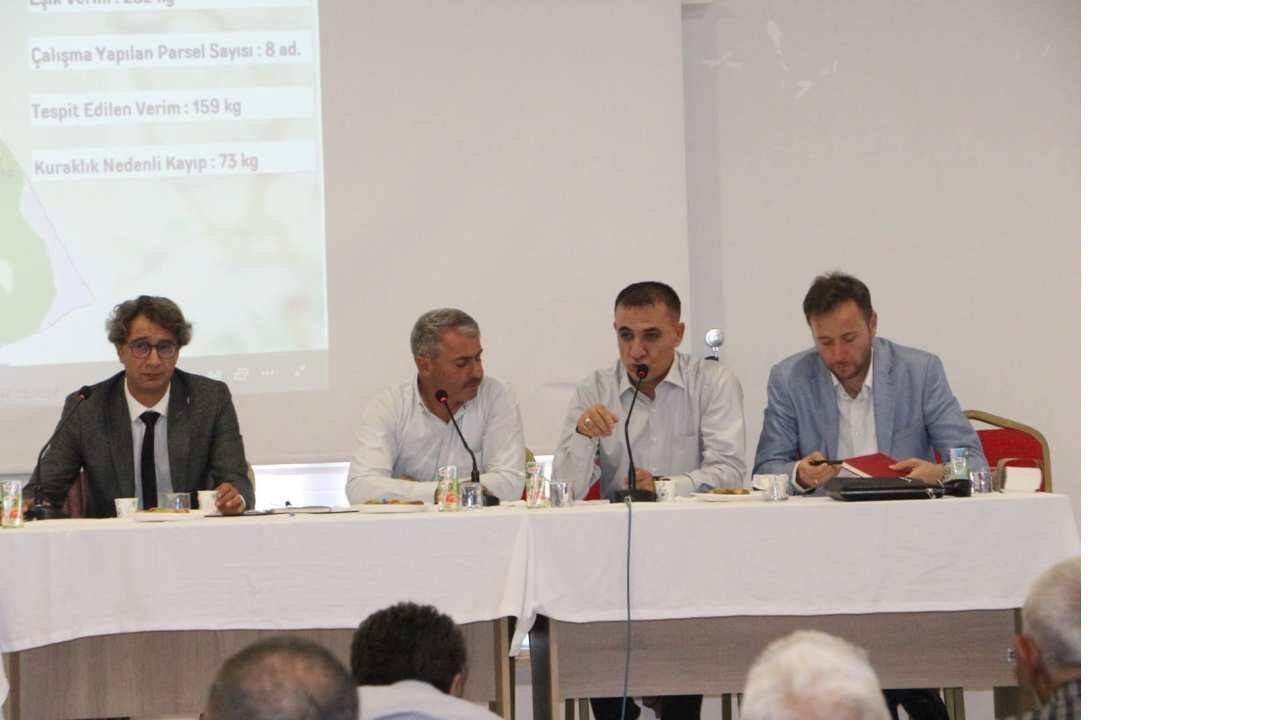aa-20240903-35552451-35552449-yunakta-ciftciler-tarsime-sikayetlerini-dile-getirmek-icin-toplanti-duzenlendi.jpg