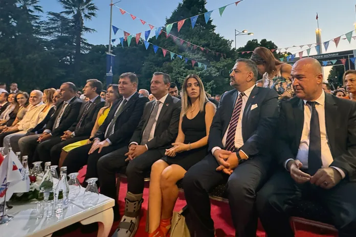 tahliye-edilen-dilruba-kayserilioglu-izmir-enternasyonal-fuarinda-696x464.webp