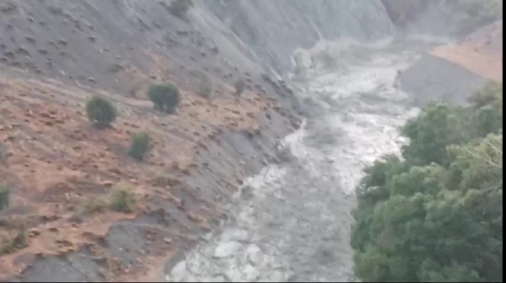 Elazığ’da sağanak sele neden oldu: 10 köy yolu ulaşıma kapandı