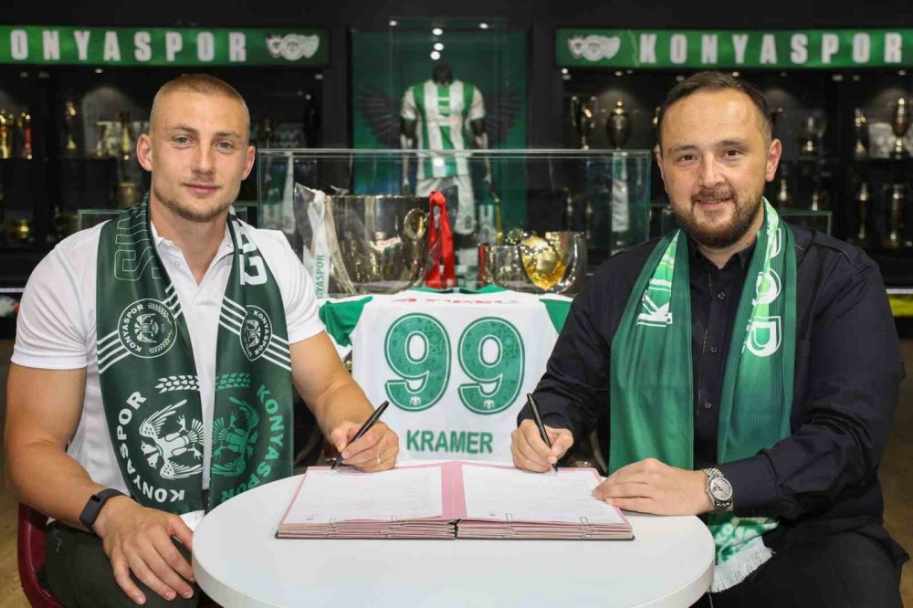 Konyaspor'un yeni transferi Blaz Kramer imayı attı takımla birlikte Samsun'a gitti