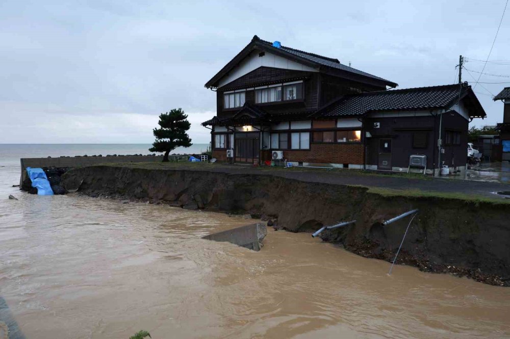 Japonya’daki heyelanda 1 kişi öldü, kayıp sayısı 10’a yükseldi