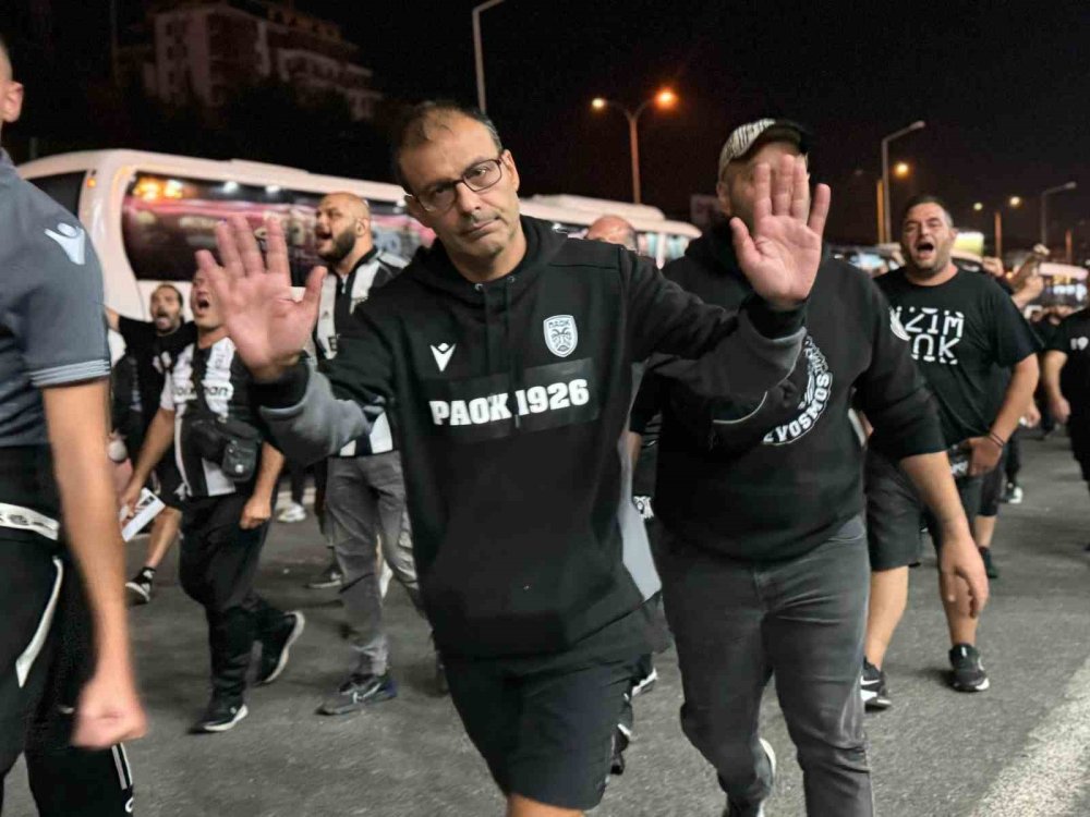 PAOK taraftarı stadyuma geldi