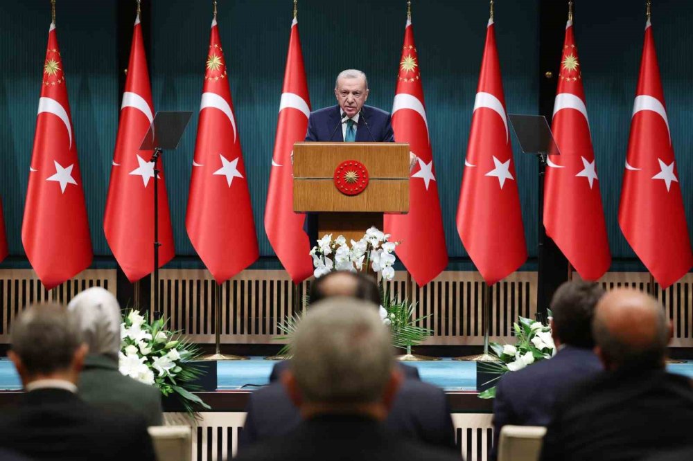 Cumhurbaşkanı Erdoğan: "Uluslararası toplum, İsrail’in tüm bölgeyi ateşe atan bu haydutluğuna daha fazla sessiz kalamaz"