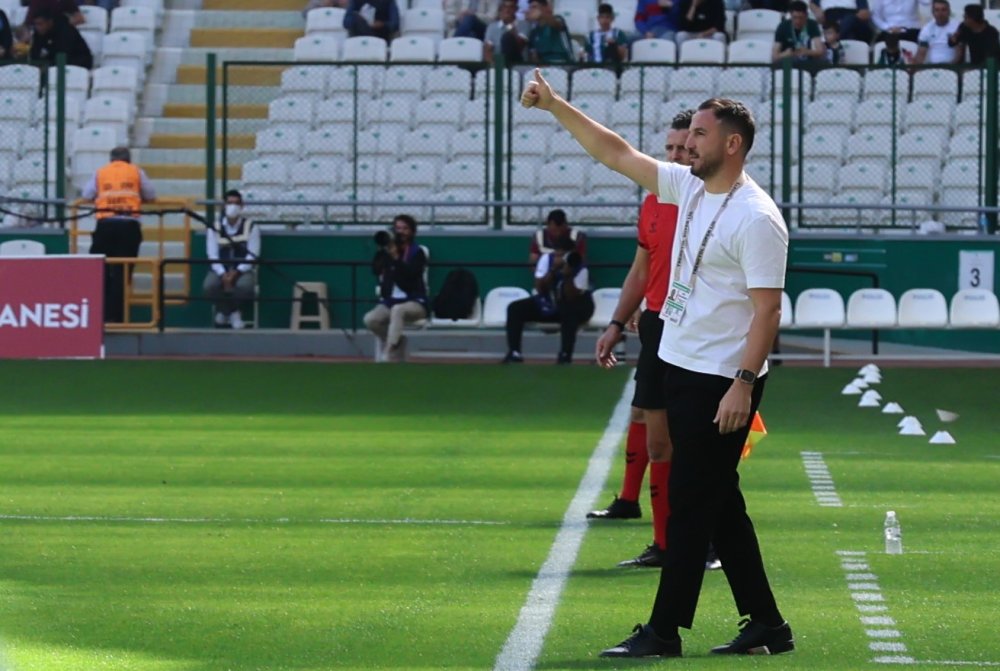 Ver coşkuyu: Konyaspor: 2 - Eyüpspor: 1