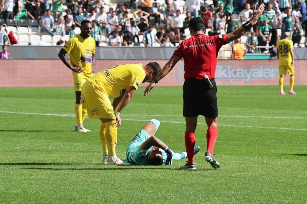 Ver coşkuyu: Konyaspor: 2 - Eyüpspor: 1