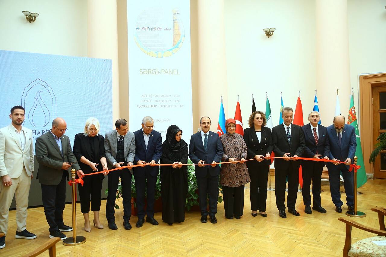 aa-20241022-35981042-35981029-bakude-zamani-asan-miras-ipek-yolu-sergi-ve-paneli-duzenlendi.jpg