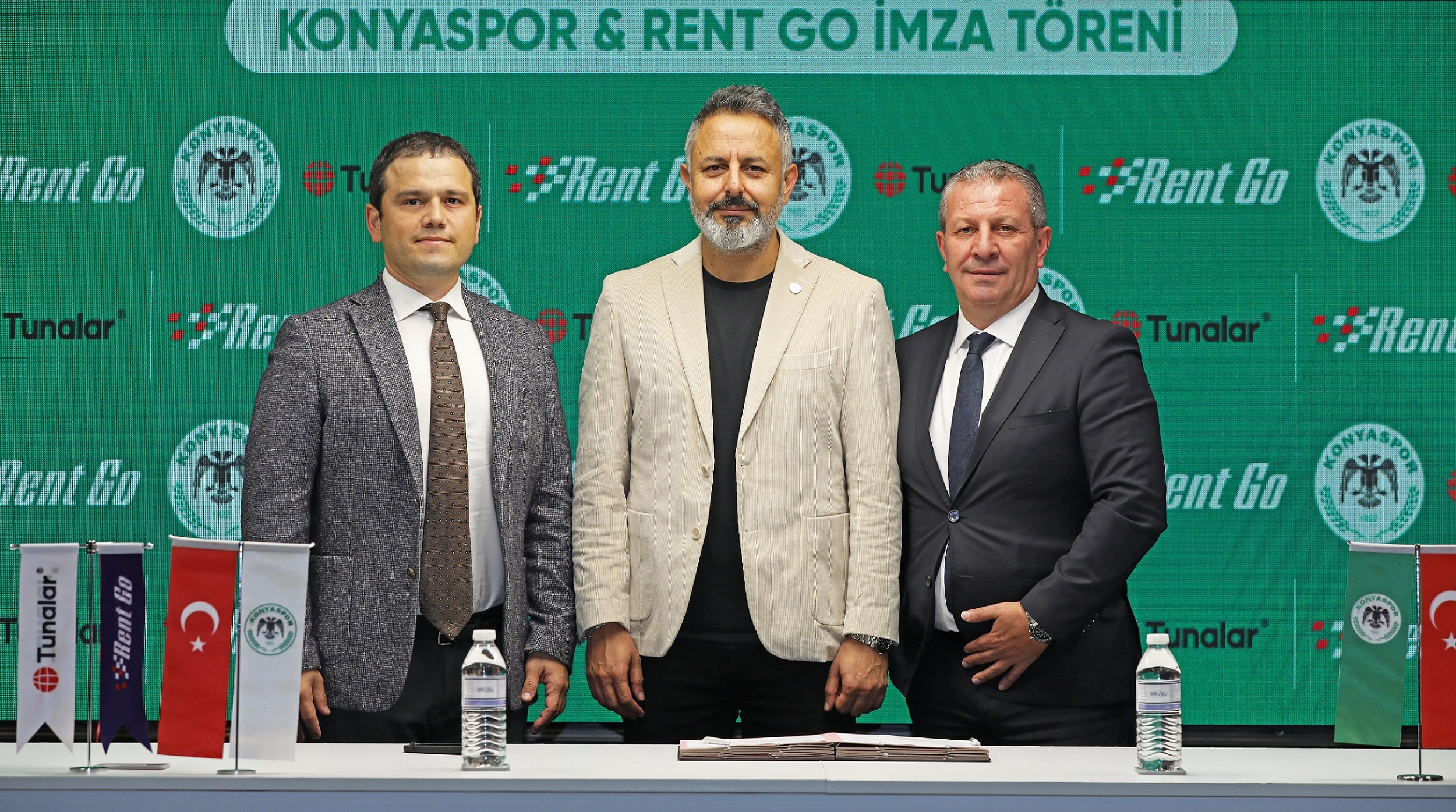 tunalar-toplulugu-yonetim-kurulu-uyesi-ve-baskan-yardimcisi-mehmet-can-tuna-konyaspor-baskani-omer-korkmaz-rent-go-genel-muduru-koksal-ozturk.jpg