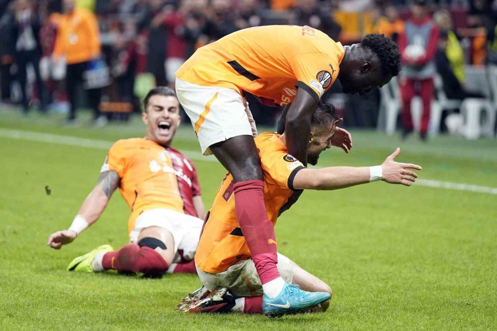 UEFA Avrupa Ligi: Galatasaray: 4 - Elfsborg: 3 (Maç sonucu)