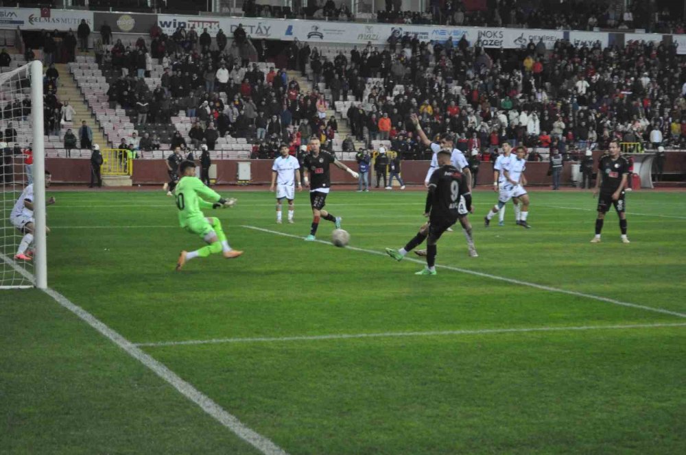 Ömeranlıspor güçlü rakibine diş geçiremedi