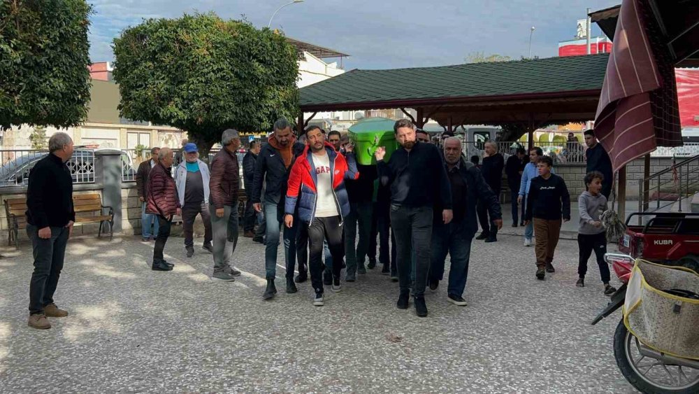 Sokak ortasında kurşunlanarak öldürülen Ersin Aka son yolculuğuna uğurlandı