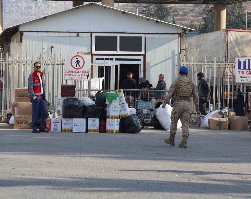 Cilvegözü Gümrük Kapısı'nda Suriye'ye dönüş yoğunluğu