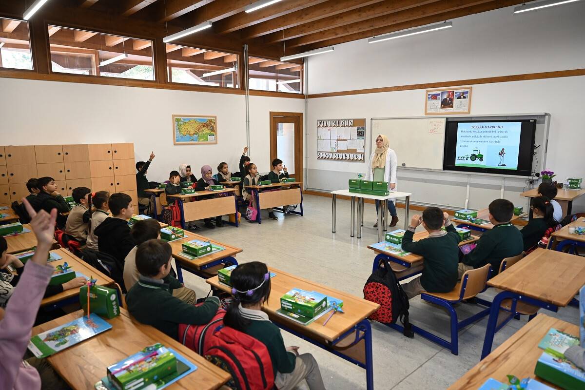 aa-20241212-36462410-36462400-tarim-sehri-konyanin-cocuklari-ciftciligi-ogreniyor-001.jpg