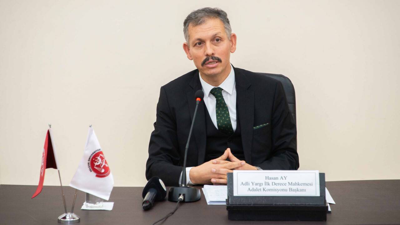 adalet-komisyonu-baskani-hasan-ay-kariyer-gunlerinde-ogrencilerle-tecrubelerini-paylasti-5.jpg