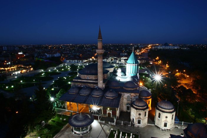 konya-mevlana-gece.jpg