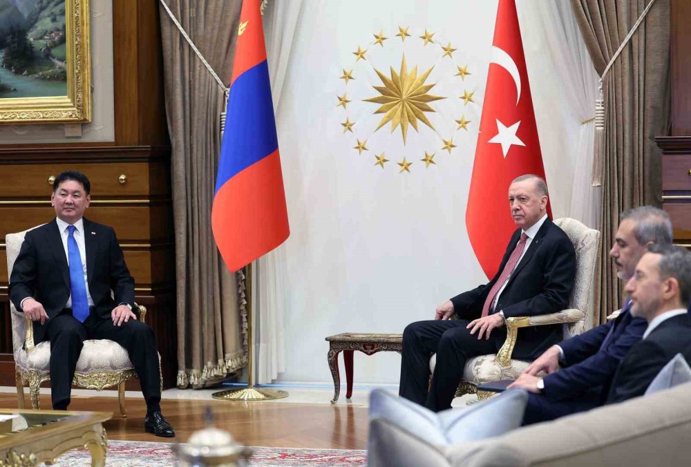 Moğolistan Cumhurbaşkanı Ukhnaa Türkiye'de