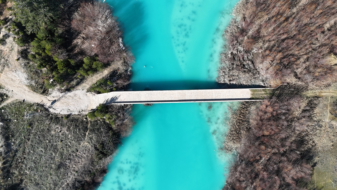 aa-20250202-36934191-36934184-turkuaz-rengiyle-bir-tabiat-harikasi-goksu-nehri.jpg