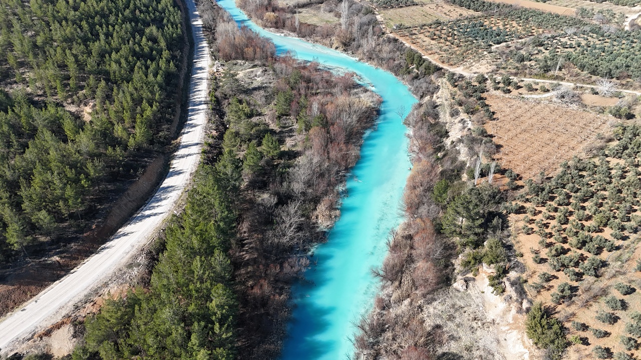 aa-20250202-36934191-36934188-turkuaz-rengiyle-bir-tabiat-harikasi-goksu-nehri.jpg