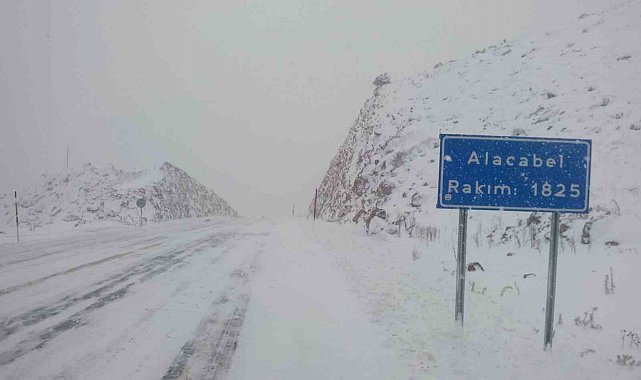 antalya-konya-karayolunda-kar-yagisi.jpg