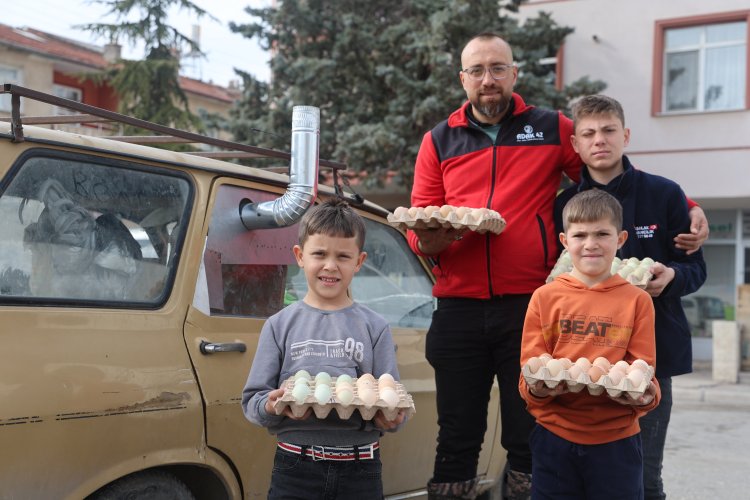 bu-tavuklar-gezdikce-yumurtluyor-3.jpg