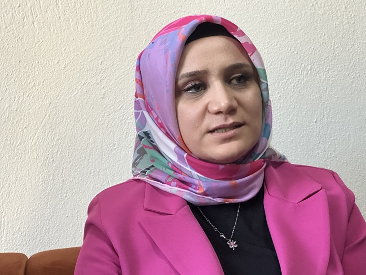 aa-20250209-36999166-36999165-koruyucu-aile-yaninda-buyuyen-asli-yaptiklariyla-cocuklarin-yureklerine-dokunuyor.jpg