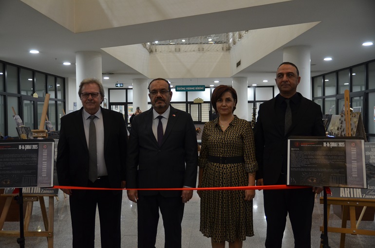 aa-20250211-37018205-37018199-konyada-artik-mekan-sanat-zaman-sergisi-duzenlendi.jpg