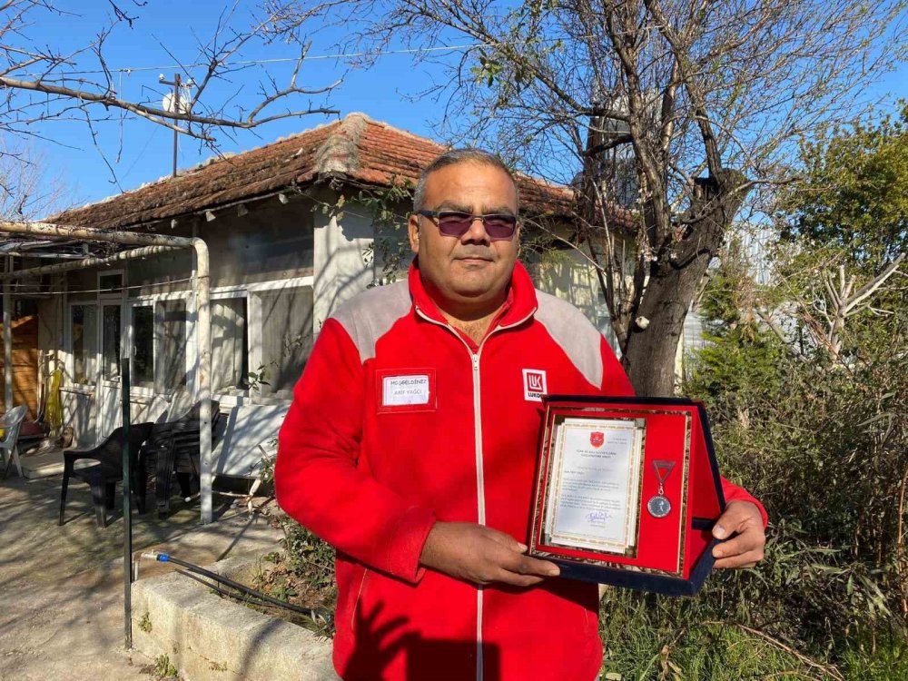 Evlenmek için 10 yıl para biriktirdi, kısmeti çıkmayınca TSK'ya bağışladı