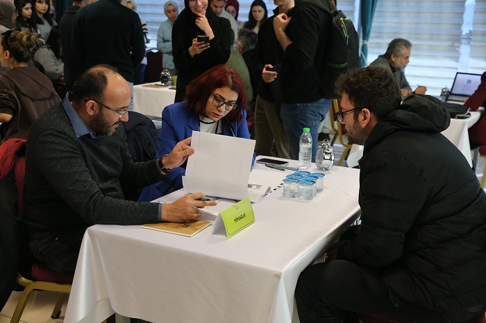 aa-20250213-37044118-37044116-konya-ticaret-odasi-karatay-universitesinde-konya-portfolyo-gunleri-duzenlendi-001.jpg