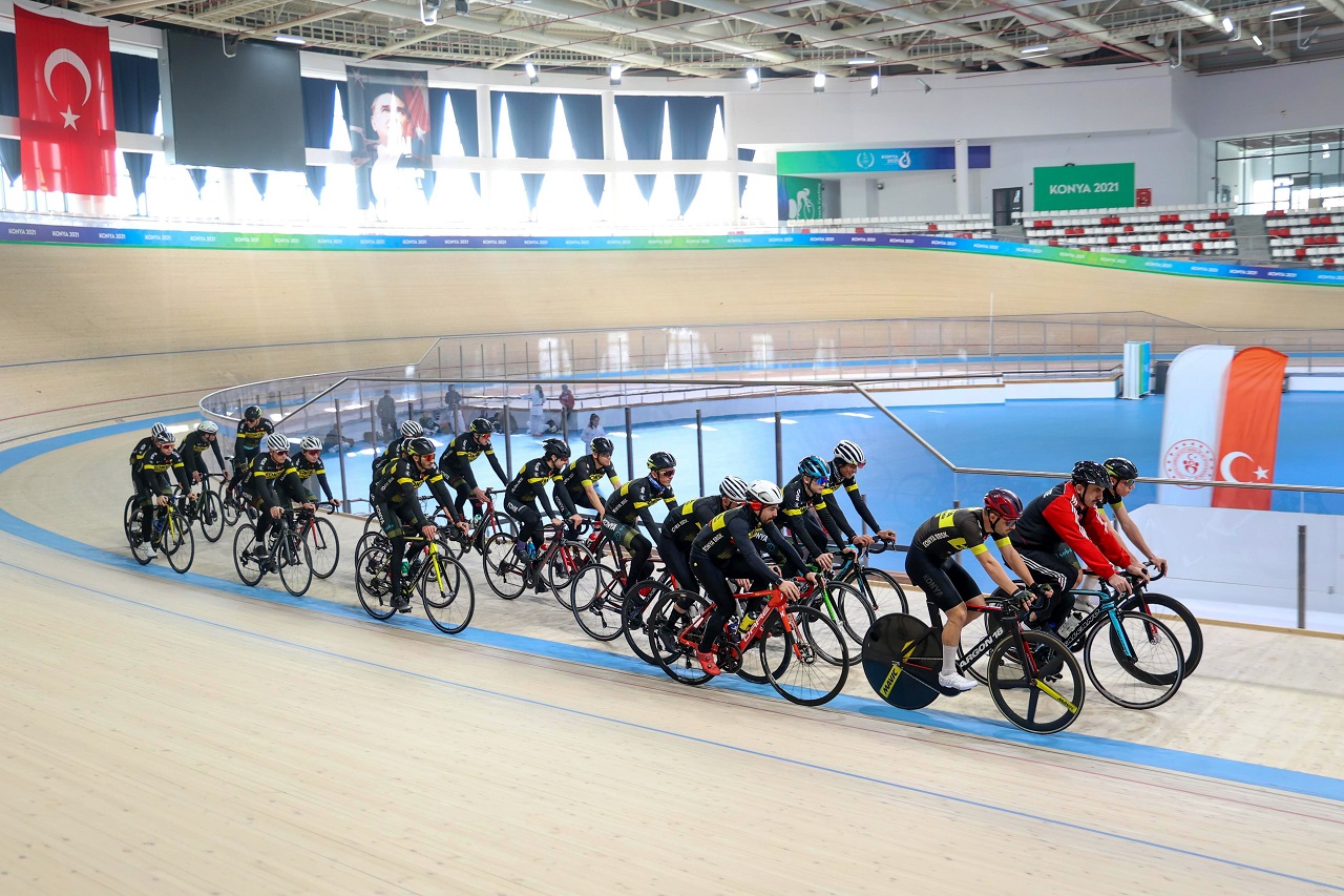 aa-20250215-37060022-37060020-konya-olimpik-veledromu-uci-pist-bisikleti-uluslar-kupasina-hazirlaniyor.jpg